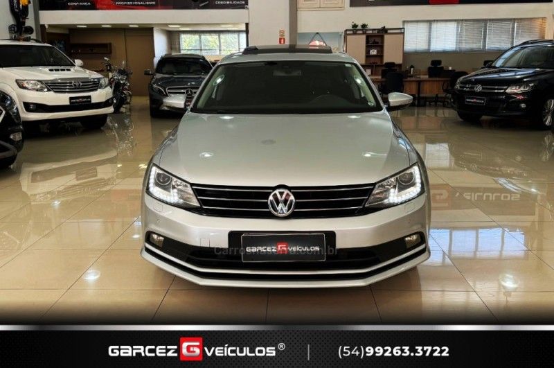 VOLKSWAGEN JETTA 2.0 TSI HIGHLINE 211CV TIPTRONIC 2015/2016 GARCEZ VEÍCULOS BENTO GONÇALVES / Carros no Vale