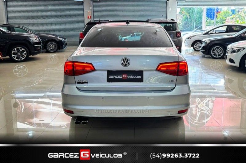 VOLKSWAGEN JETTA 2.0 TSI HIGHLINE 211CV TIPTRONIC 2015/2016 GARCEZ VEÍCULOS BENTO GONÇALVES / Carros no Vale