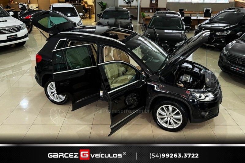 VOLKSWAGEN TIGUAN 2.0 TSI 16V TURBO TIPTRONIC 2013/2013 GARCEZ VEÍCULOS BENTO GONÇALVES / Carros no Vale