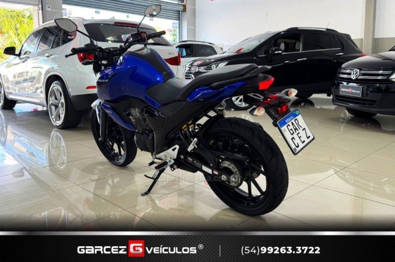 YAMAHA FAZER 150 FZ15 2022/2023 GARCEZ VEÍCULOS BENTO GONÇALVES / Carros no Vale