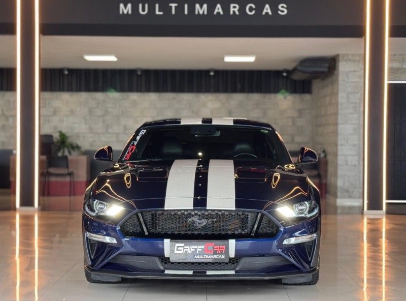 FORD MUSTANG 5.0 GT PREMIUM COUPÉ V8 32V 2017/2018 GRIFFCAR MULTIMARCAS DOIS IRMÃOS / Carros no Vale