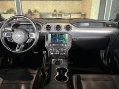 FORD MUSTANG 5.0 GT PREMIUM COUPÉ V8 32V 2017/2018 GRIFFCAR MULTIMARCAS DOIS IRMÃOS / Carros no Vale
