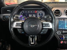 FORD MUSTANG 5.0 GT PREMIUM COUPÉ V8 32V 2017/2018 GRIFFCAR MULTIMARCAS DOIS IRMÃOS / Carros no Vale