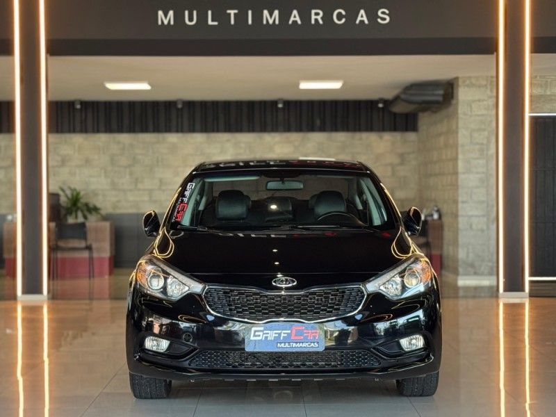 KIA CERATO 1.6 SX3 16V 2013/2014 GRIFFCAR MULTIMARCAS DOIS IRMÃOS / Carros no Vale