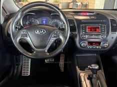 KIA CERATO 1.6 SX3 16V 2013/2014 GRIFFCAR MULTIMARCAS DOIS IRMÃOS / Carros no Vale