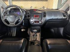 KIA CERATO 1.6 SX3 16V 2013/2014 GRIFFCAR MULTIMARCAS DOIS IRMÃOS / Carros no Vale