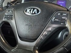 KIA CERATO 1.6 SX3 16V 2013/2014 GRIFFCAR MULTIMARCAS DOIS IRMÃOS / Carros no Vale