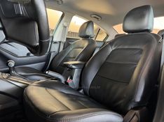 KIA CERATO 1.6 SX3 16V 2013/2014 GRIFFCAR MULTIMARCAS DOIS IRMÃOS / Carros no Vale