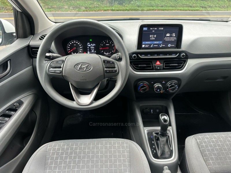 HYUNDAI HB20S 1.0 TGDI COMFORT 12V 2023/2024 KASPER VEÍCULOS DOIS IRMÃOS / Carros no Vale