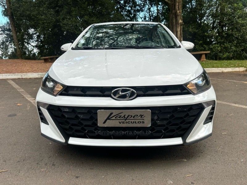 HYUNDAI HB20S 1.0 TGDI COMFORT 12V 2023/2024 KASPER VEÍCULOS DOIS IRMÃOS / Carros no Vale