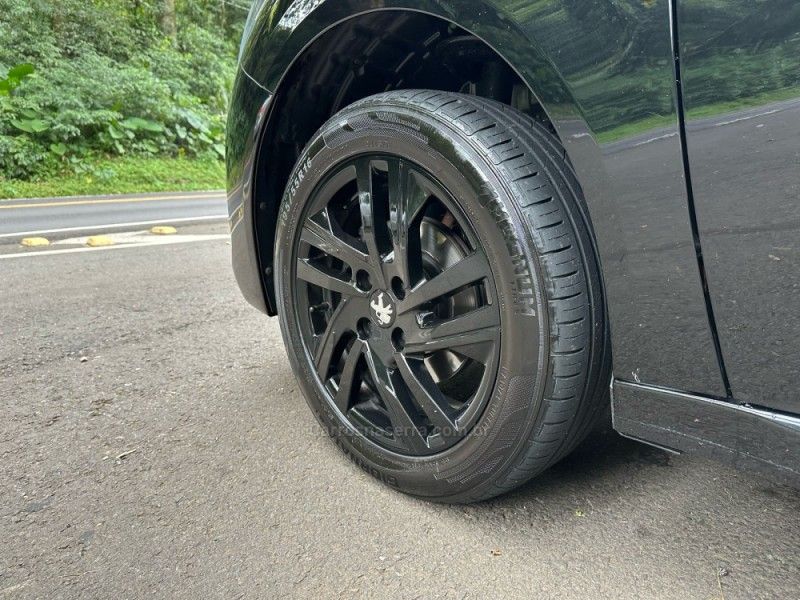 PEUGEOT 208 1.6 ACTIVE 16V 2022/2023 KASPER VEÍCULOS DOIS IRMÃOS / Carros no Vale