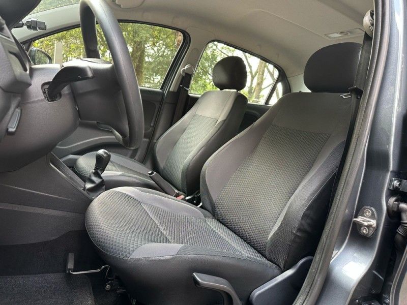 VOLKSWAGEN VOYAGE 1.6 MSI TOTALFLEX 8V 2018/2019 KASPER VEÍCULOS DOIS IRMÃOS / Carros no Vale