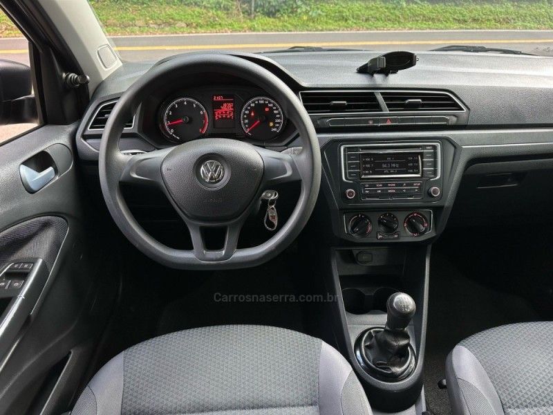 VOLKSWAGEN VOYAGE 1.6 MSI TOTALFLEX 8V 2018/2019 KASPER VEÍCULOS DOIS IRMÃOS / Carros no Vale