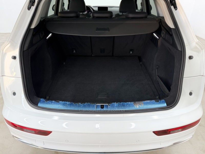 AUDI Q5 2.0 TFSI S-LINE S TRONIC 16V 2020/2020 FOCAR VEÍCULOS CAXIAS DO SUL / Carros no Vale