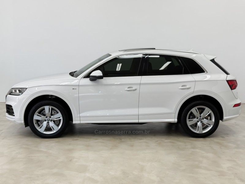 AUDI Q5 2.0 TFSI S-LINE S TRONIC 16V 2020/2020 FOCAR VEÍCULOS CAXIAS DO SUL / Carros no Vale