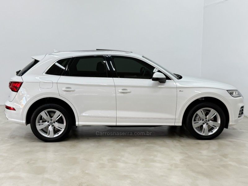 AUDI Q5 2.0 TFSI S-LINE S TRONIC 16V 2020/2020 FOCAR VEÍCULOS CAXIAS DO SUL / Carros no Vale