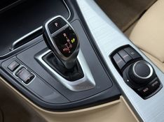 BMW 320I 2.0 16V TURBO ACTIVE 2016/2017 FOCAR VEÍCULOS CAXIAS DO SUL / Carros no Vale