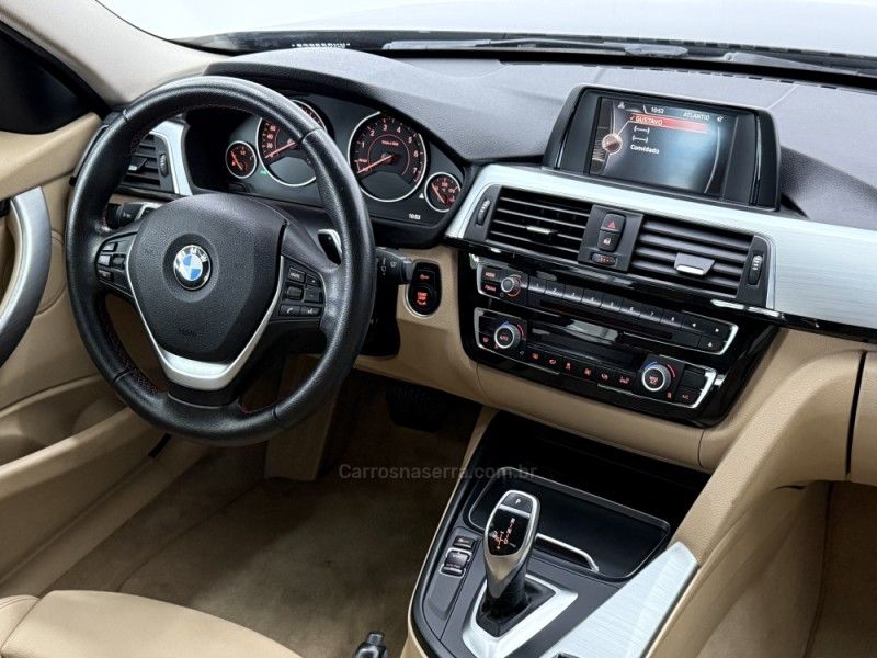BMW 320I 2.0 16V TURBO ACTIVE 2016/2017 FOCAR VEÍCULOS CAXIAS DO SUL / Carros no Vale