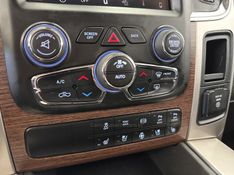 RAM 2500 LARAMIE 6.7 CD 4X4 TDI 2018/2018 FOCAR VEÍCULOS CAXIAS DO SUL / Carros no Vale