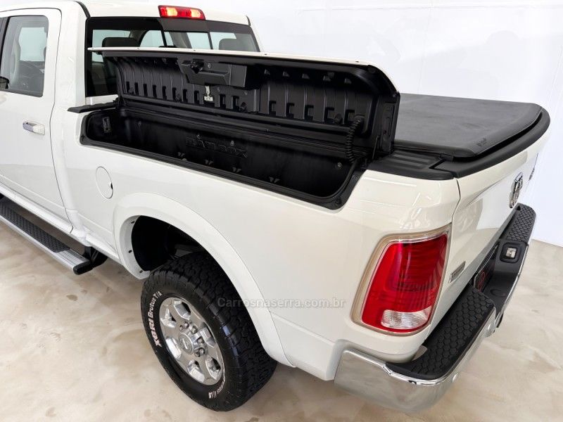 RAM 2500 LARAMIE 6.7 CD 4X4 TDI 2018/2018 FOCAR VEÍCULOS CAXIAS DO SUL / Carros no Vale