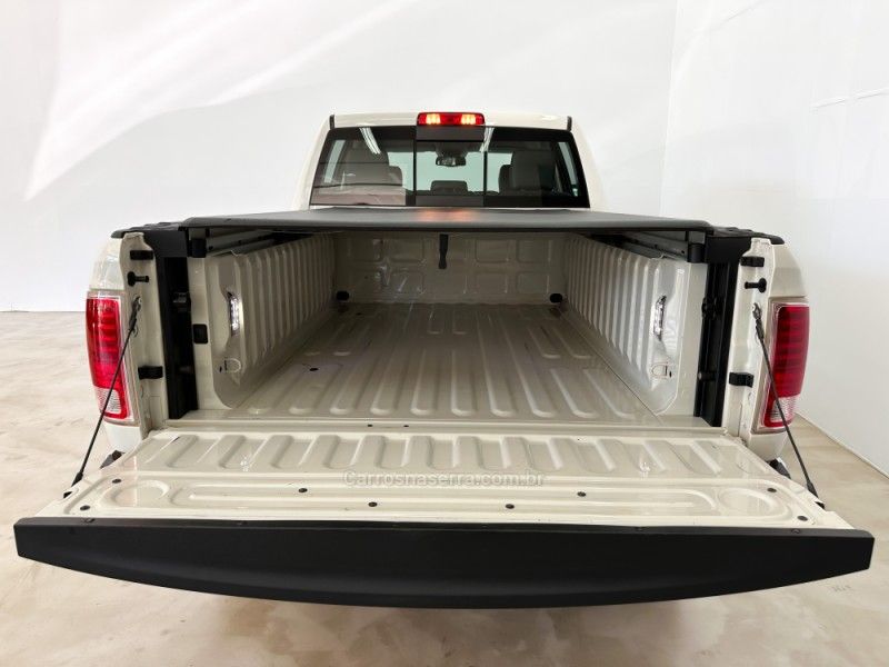 RAM 2500 LARAMIE 6.7 CD 4X4 TDI 2018/2018 FOCAR VEÍCULOS CAXIAS DO SUL / Carros no Vale