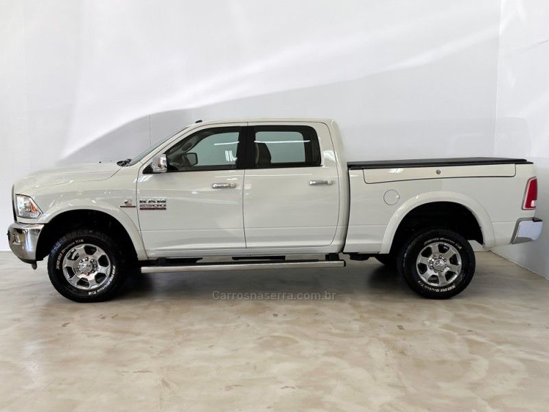 RAM 2500 LARAMIE 6.7 CD 4X4 TDI 2018/2018 FOCAR VEÍCULOS CAXIAS DO SUL / Carros no Vale