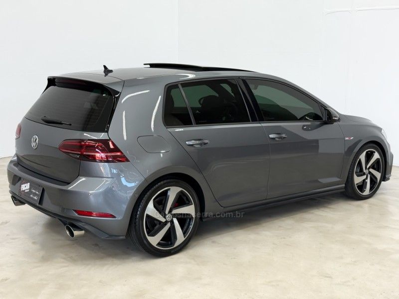 VOLKSWAGEN GOLF 2.0 TSI GTI 16V TURBO 2019/2019 FOCAR VEÍCULOS CAXIAS DO SUL / Carros no Vale