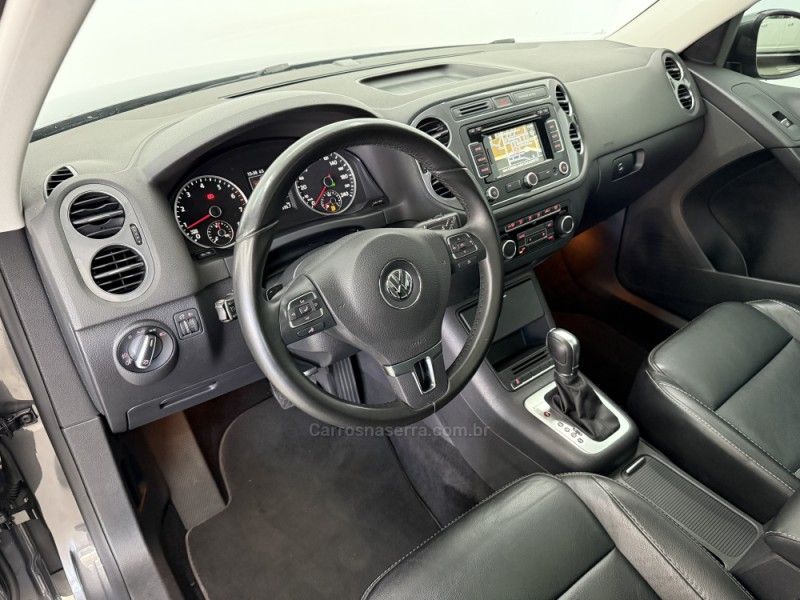 VOLKSWAGEN TIGUAN 2.0 TSI 16V TURBO TIPTRONIC 2014/2015 FOCAR VEÍCULOS CAXIAS DO SUL / Carros no Vale