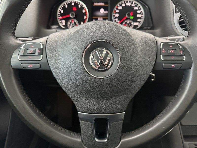 VOLKSWAGEN TIGUAN 2.0 TSI 16V TURBO TIPTRONIC 2014/2015 FOCAR VEÍCULOS CAXIAS DO SUL / Carros no Vale