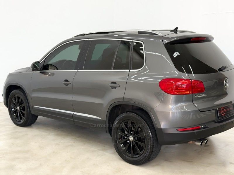 VOLKSWAGEN TIGUAN 2.0 TSI 16V TURBO TIPTRONIC 2014/2015 FOCAR VEÍCULOS CAXIAS DO SUL / Carros no Vale