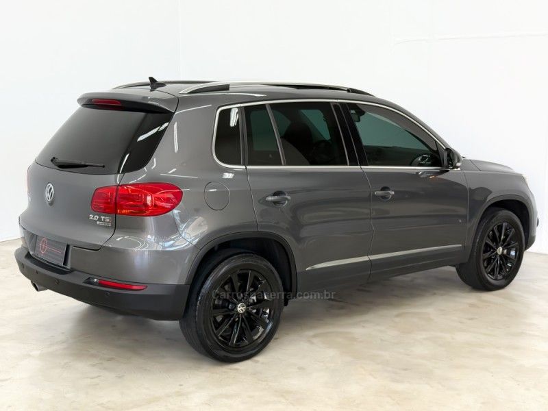 VOLKSWAGEN TIGUAN 2.0 TSI 16V TURBO TIPTRONIC 2014/2015 FOCAR VEÍCULOS CAXIAS DO SUL / Carros no Vale