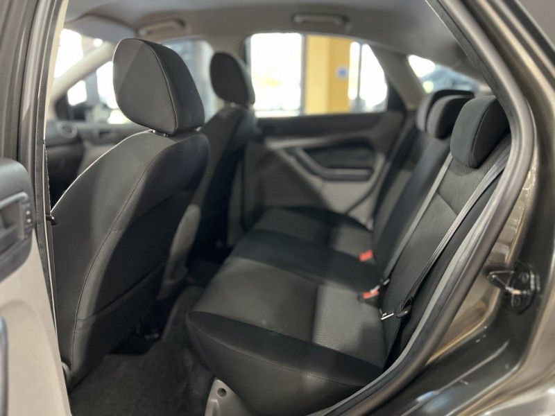 FORD FOCUS 1.6 GLX 16V 2012/2012 PRIME MULTIMARCAS CAXIAS DO SUL / Carros no Vale