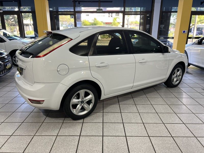 FORD FOCUS 2.0 GLX 16V 2012/2012 PRIME MULTIMARCAS CAXIAS DO SUL / Carros no Vale