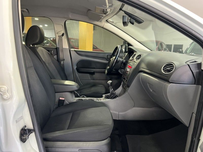 FORD FOCUS 2.0 GLX 16V 2012/2012 PRIME MULTIMARCAS CAXIAS DO SUL / Carros no Vale