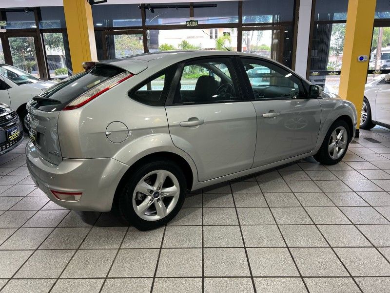 FORD FOCUS 2.0 SE 16V 2013/2013 PRIME MULTIMARCAS CAXIAS DO SUL / Carros no Vale