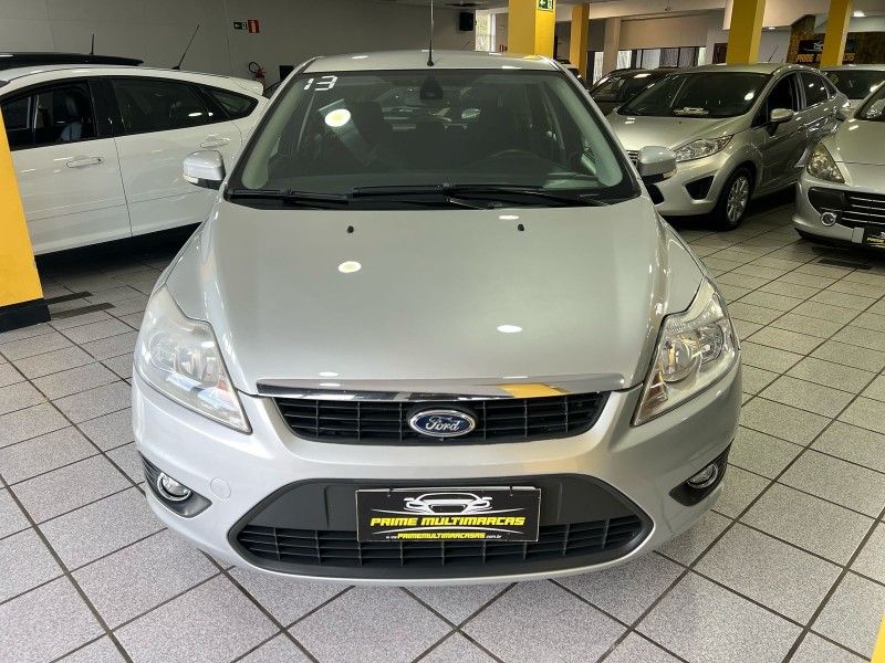 FORD FOCUS 2.0 SE 16V 2013/2013 PRIME MULTIMARCAS CAXIAS DO SUL / Carros no Vale
