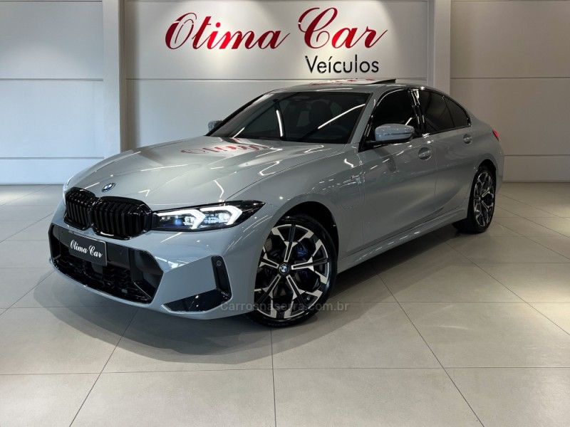BMW 330E 2.0 M SPORT 16V TURBO HÍBRIDO 2025/2025 ÓTIMA CAR FLORES DA CUNHA / Carros no Vale