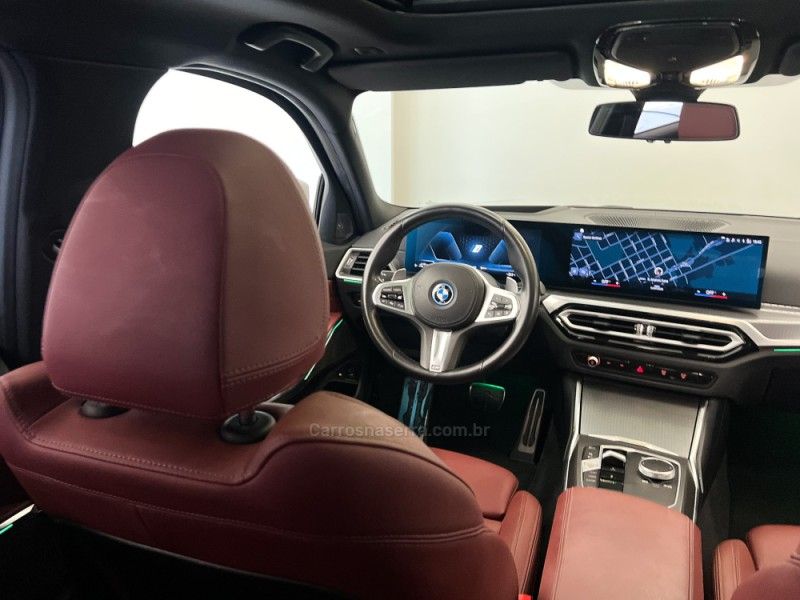 BMW 330E 2.0 M SPORT 16V TURBO HÍBRIDO 2022/2023 ÓTIMA CAR FLORES DA CUNHA / Carros no Vale