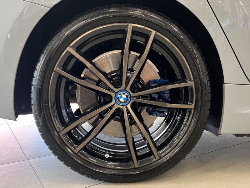 BMW 330E 2.0 M SPORT 16V TURBO HÍBRIDO 2022/2023 ÓTIMA CAR FLORES DA CUNHA / Carros no Vale