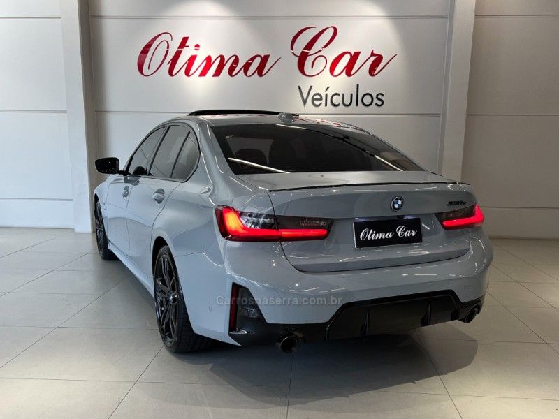 BMW 330E 2.0 M SPORT 16V TURBO HÍBRIDO 2022/2023 ÓTIMA CAR FLORES DA CUNHA / Carros no Vale