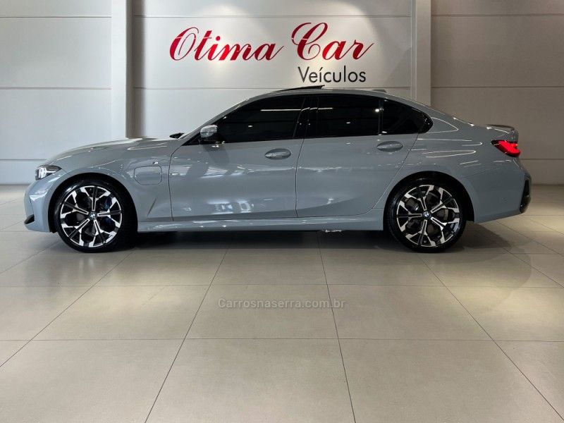 BMW 330E 2.0 M SPORT 16V TURBO HÍBRIDO 2025/2025 ÓTIMA CAR FLORES DA CUNHA / Carros no Vale
