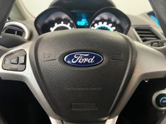 FORD FIESTA 1.6 SEL HATCH 16V 2017/2017 ÓTIMA CAR FLORES DA CUNHA / Carros no Vale