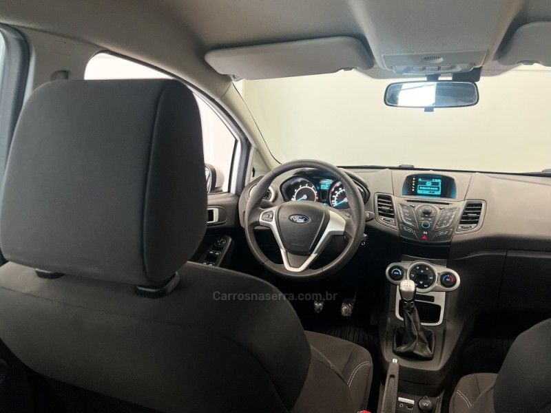 FORD FIESTA 1.6 SEL HATCH 16V 2017/2017 ÓTIMA CAR FLORES DA CUNHA / Carros no Vale