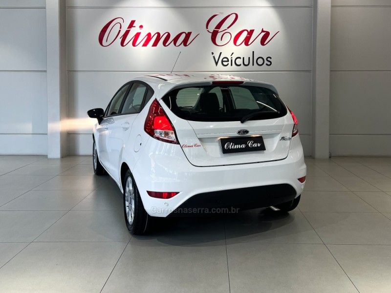 FORD FIESTA 1.6 SEL HATCH 16V 2017/2017 ÓTIMA CAR FLORES DA CUNHA / Carros no Vale
