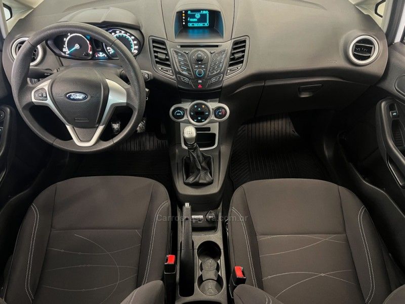 FORD FIESTA 1.6 SEL HATCH 16V 2017/2017 ÓTIMA CAR FLORES DA CUNHA / Carros no Vale