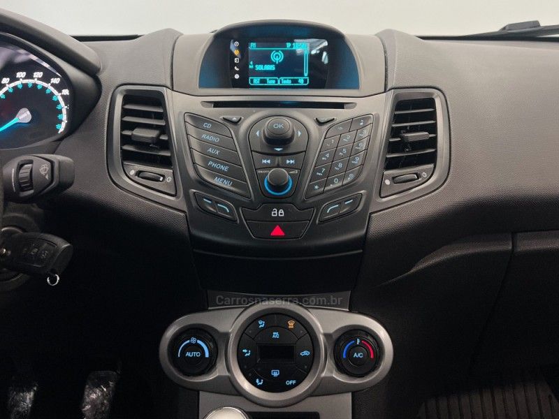 FORD FIESTA 1.6 SEL HATCH 16V 2017/2017 ÓTIMA CAR FLORES DA CUNHA / Carros no Vale
