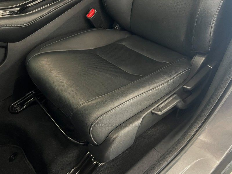 HONDA HR-V 1.8 16V EXL 2018/2019 ÓTIMA CAR FLORES DA CUNHA / Carros no Vale