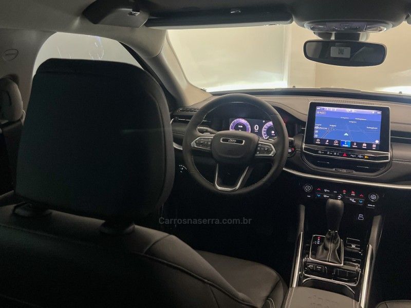 JEEP COMMANDER 1.3 LONGITUDE T270 16V 4X2 TURBO 2024/2025 ÓTIMA CAR FLORES DA CUNHA / Carros no Vale