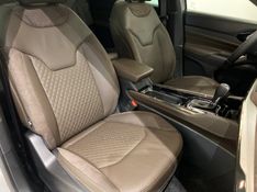 JEEP COMMANDER 2.0 OVERLAND HURRICANE 4X4 TURBO 2025/2025 ÓTIMA CAR FLORES DA CUNHA / Carros no Vale