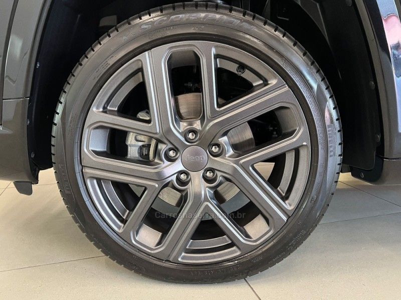 JEEP COMPASS 1.3 SERIE S T270 16V TURBO 2024/2025 ÓTIMA CAR FLORES DA CUNHA / Carros no Vale
